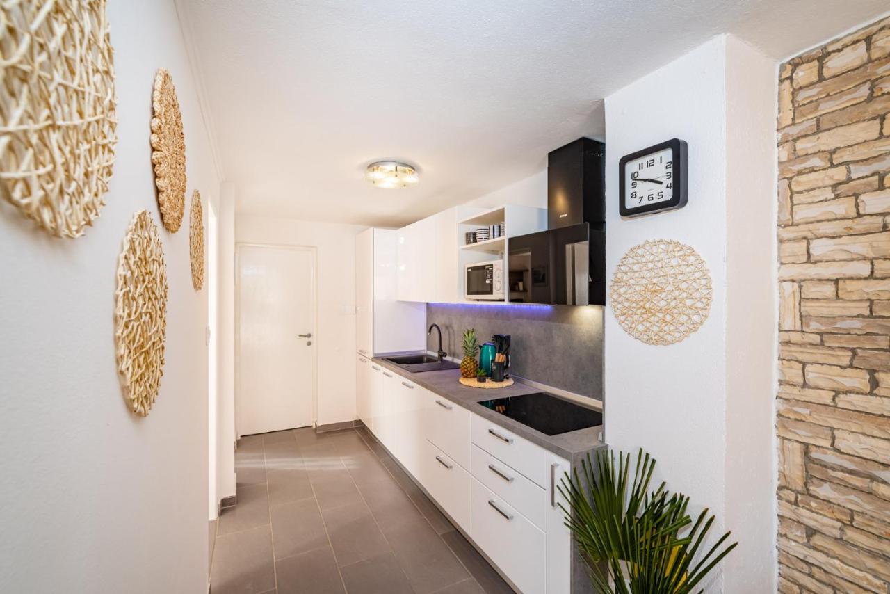 Maia Lena Apartment Jasenice  Exterior photo
