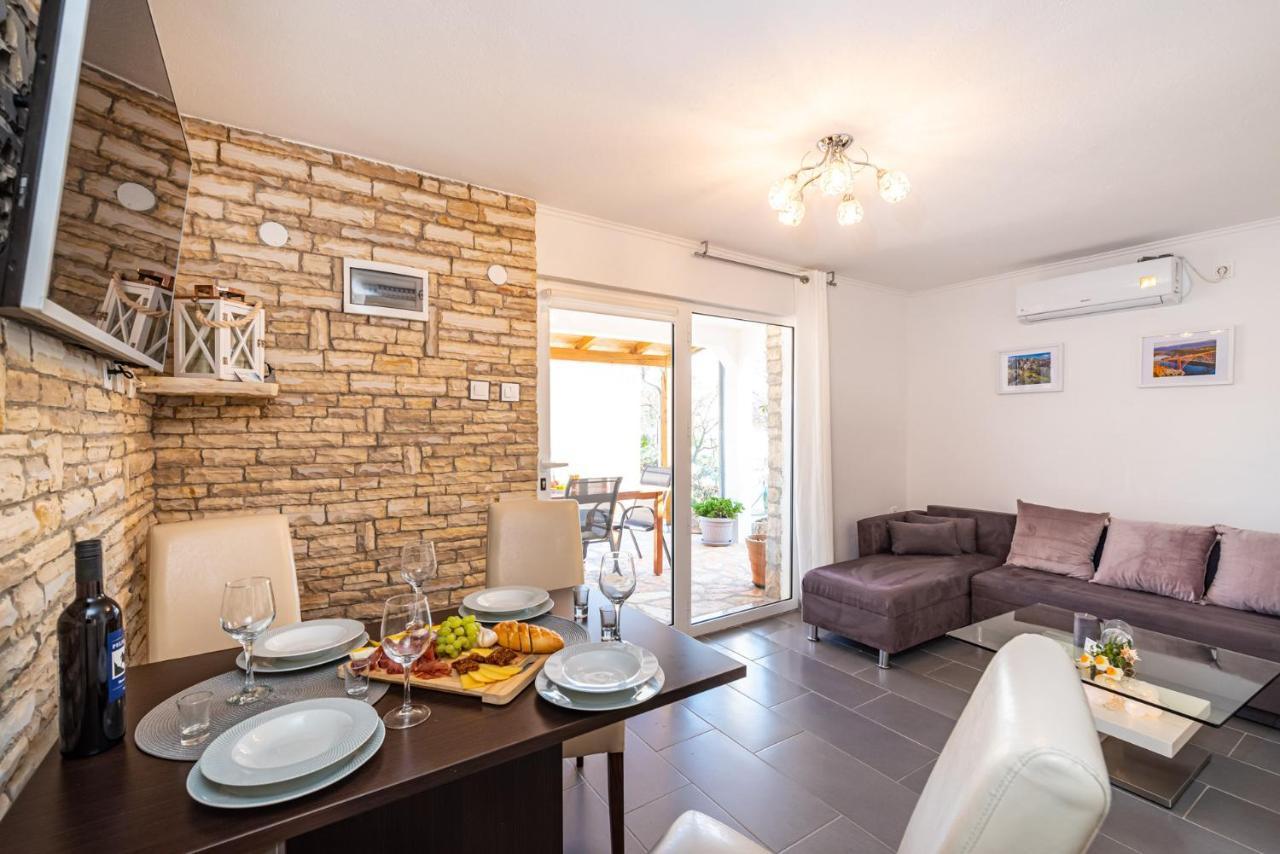 Maia Lena Apartment Jasenice  Exterior photo